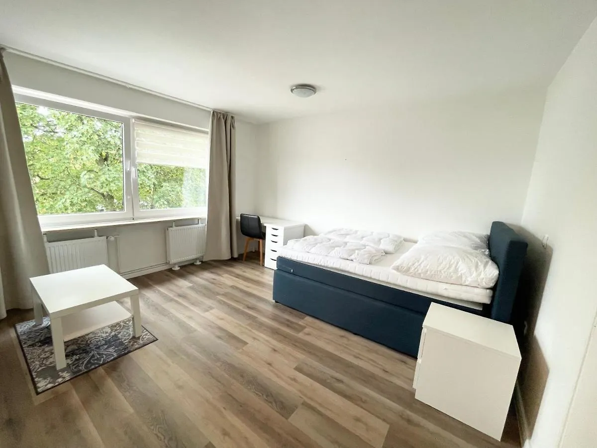 Zentrale Wohnung Mit 3 Schlafzimmer Fuer Bis Zu 9 Personen Hamburg Germany
